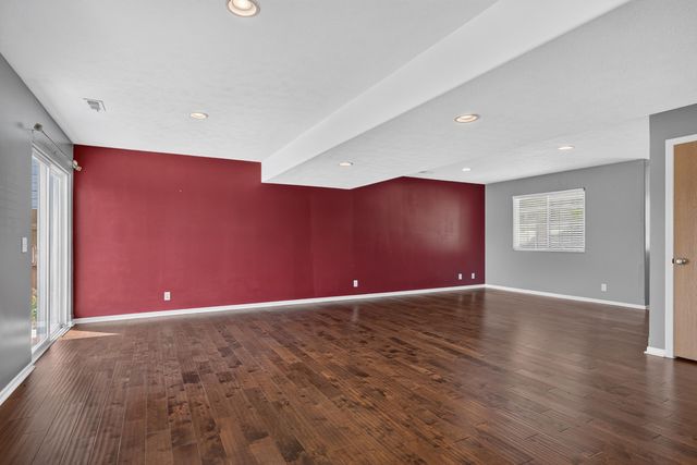 2527 PAVICH Drive, Council Bluffs, IA 51501