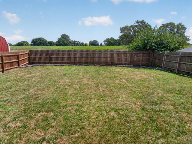 2527 PAVICH Drive, Council Bluffs, IA 51501