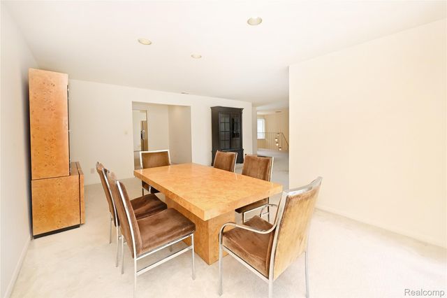 6011 Pebble Lane Court, West Bloomfield Charter Township, MI 48322