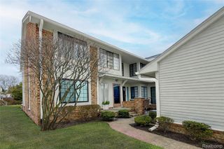 6011 Pebble Lane Court, West Bloomfield Charter Township, MI 48322