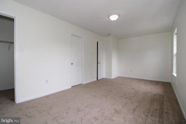 11200 ROBINS GLENN DR, Hagerstown, MD 21742