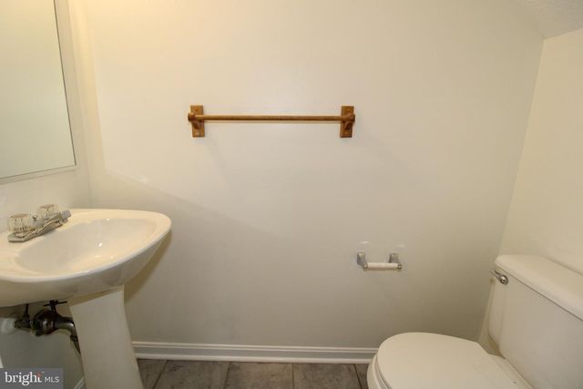 11200 ROBINS GLENN DR, Hagerstown, MD 21742