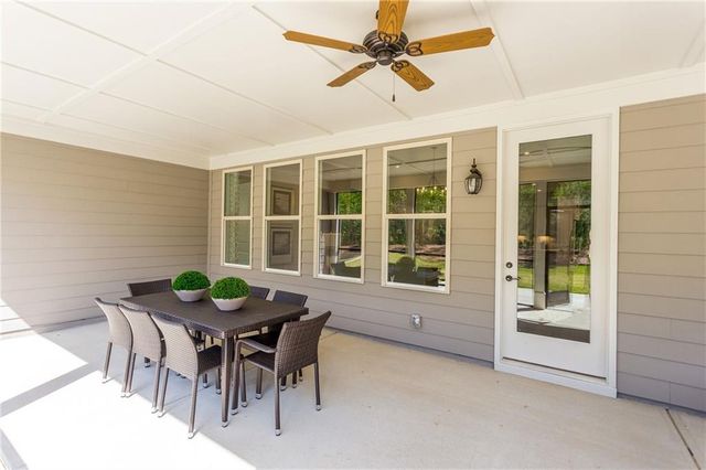 386 Geneva Way, Hoschton, GA 30548