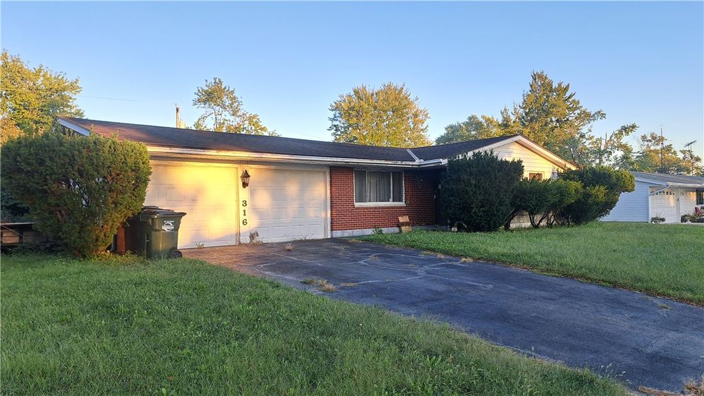 316 Carthage Place, Trotwood, OH 45426