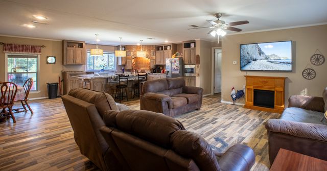 191 hwy 84, Fairfield, TX 75840