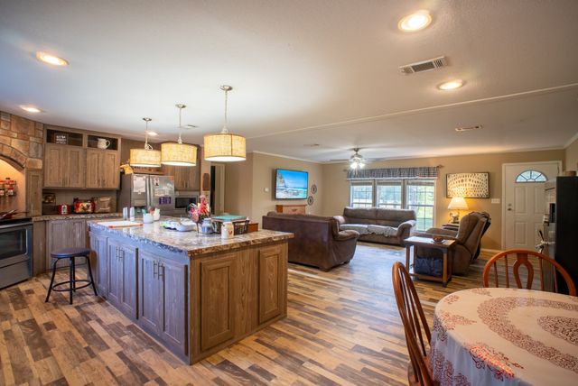 191 hwy 84, Fairfield, TX 75840