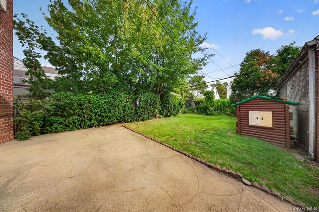 56-15 199th Street, Fresh Meadows, NY 11365