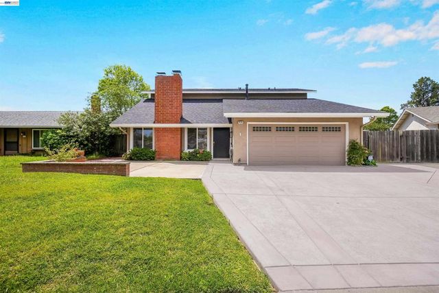 8135 Merion Dr, Newark, CA 94560