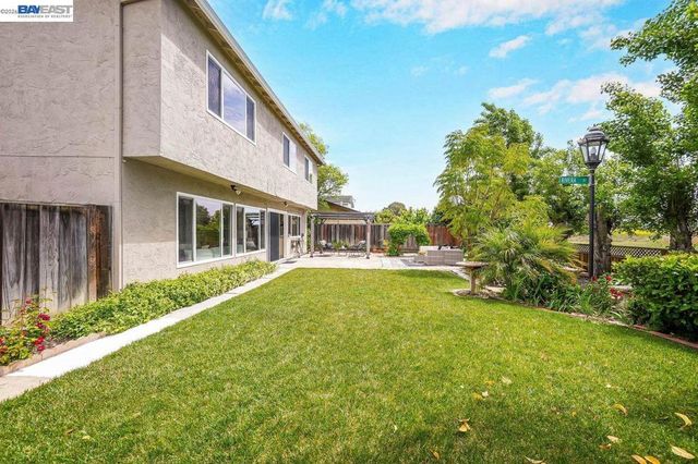 8135 Merion Dr, Newark, CA 94560