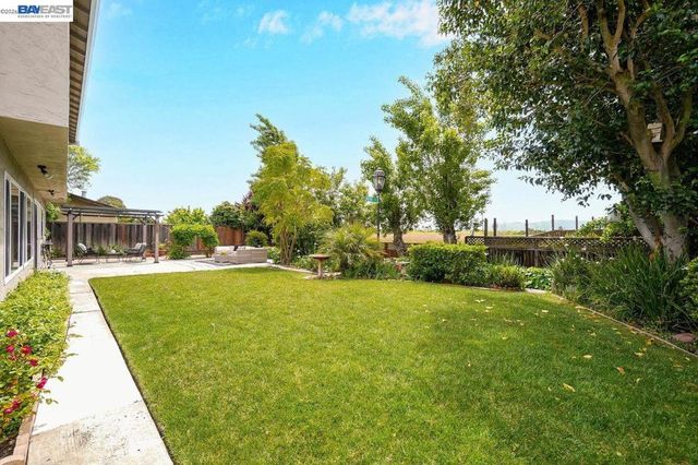 8135 Merion Dr, Newark, CA 94560