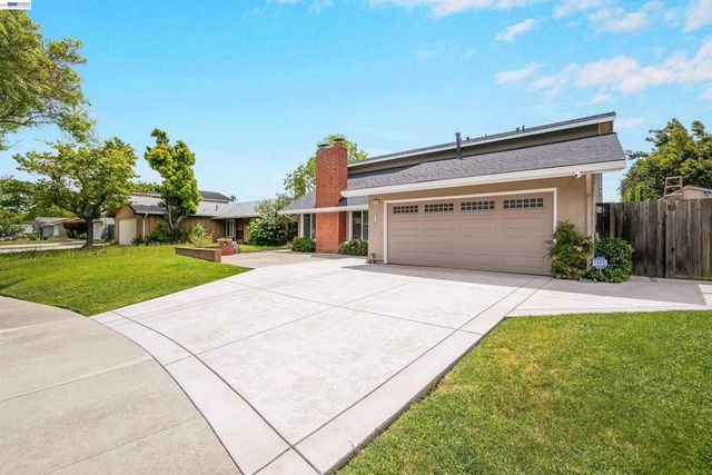 8135 Merion Dr, Newark, CA 94560