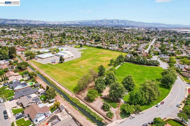 8135 Merion Dr, Newark, CA 94560