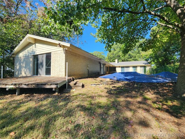 2020 Valley View Drive, Claremore, OK 74017