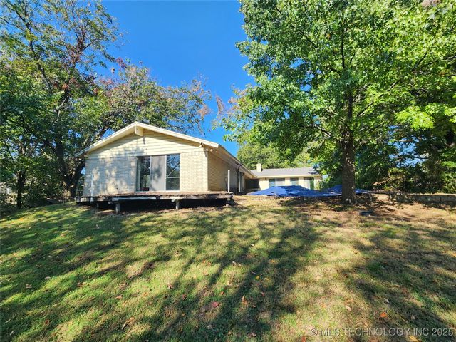 2020 Valley View Drive, Claremore, OK 74017