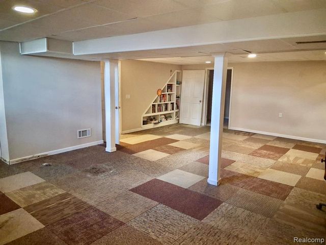 26433 Summerdale Drive, Southfield, MI 48033