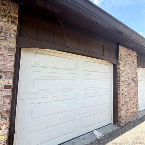 26433 Summerdale Drive, Southfield, MI 48033