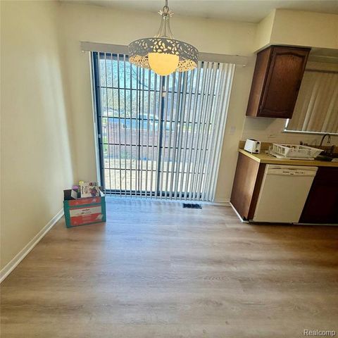 26433 Summerdale Drive, Southfield, MI 48033