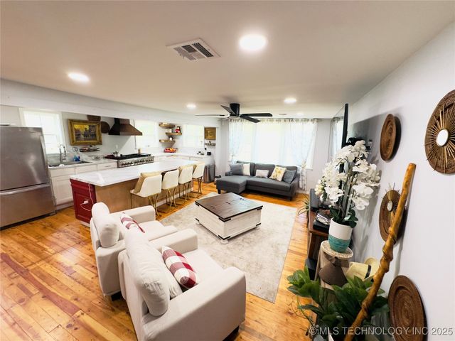 4892 S 369th West Avenue, Mannford, OK 74044