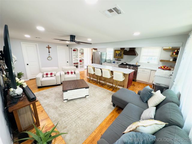 4892 S 369th West Avenue, Mannford, OK 74044