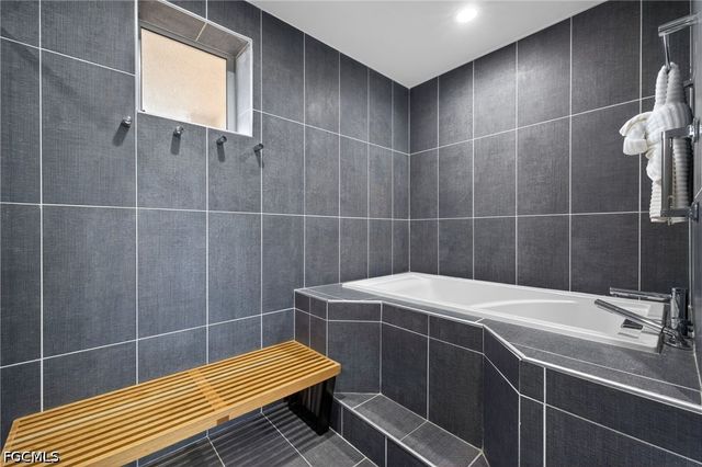 3414 Hancock Bridge PKWY 406, North Fort Myers, FL 33903