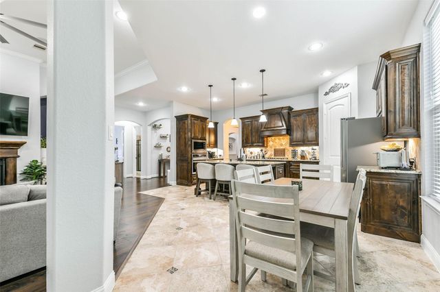 2972 Holbrook Valley Lane, League City, TX 77573