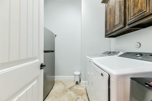 2972 Holbrook Valley Lane, League City, TX 77573