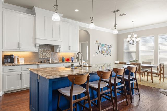 122 King Arthur Court, Glen Rose, TX 76043