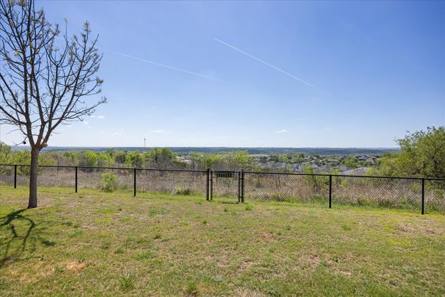122 King Arthur Court, Glen Rose, TX 76043
