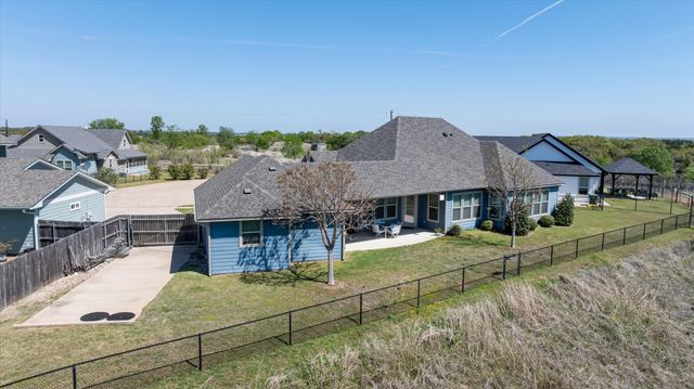 122 King Arthur Court, Glen Rose, TX 76043