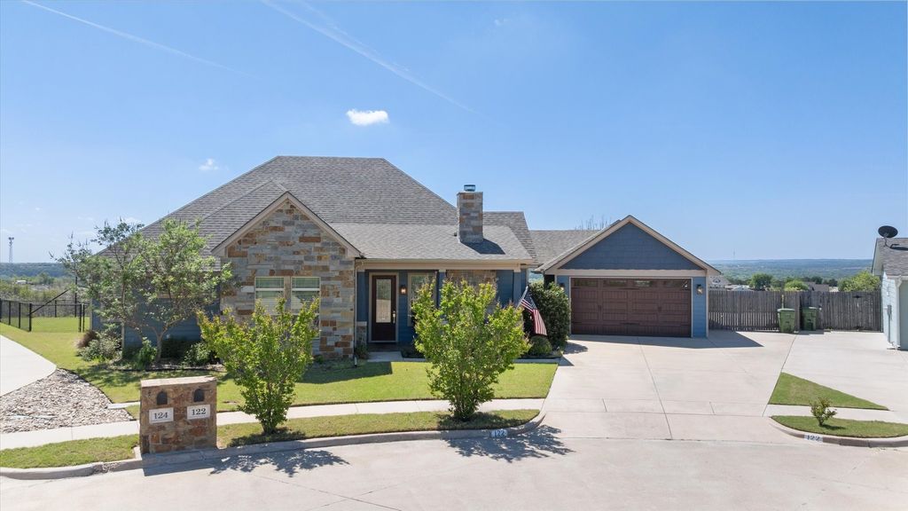 122 King Arthur Court, Glen Rose, TX 76043