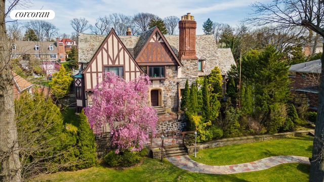 84-01 MIDLAND Parkway, New York City, NY 11432