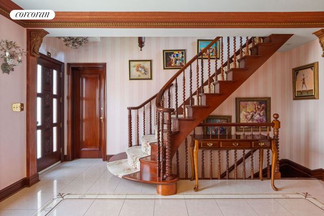 84-01 MIDLAND Parkway, New York City, NY 11432
