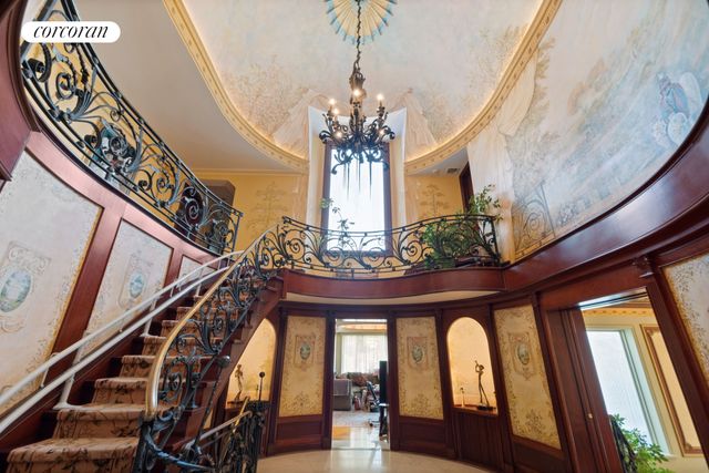 84-01 MIDLAND Parkway, New York City, NY 11432
