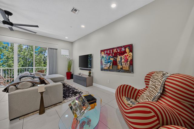 3224 NE 4th Street, Pompano Beach, FL 33062