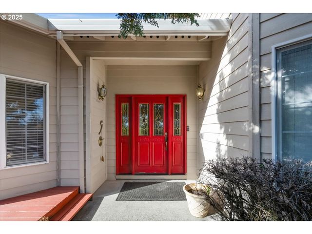 12495 Se CREST Way, Happy Valley, OR 97086