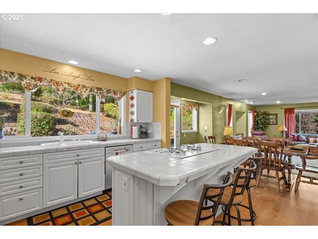 12495 Se CREST Way, Happy Valley, OR 97086