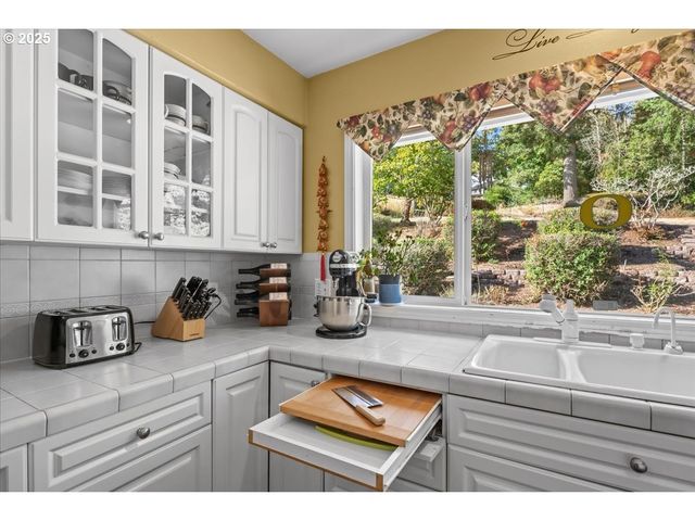 12495 Se CREST Way, Happy Valley, OR 97086