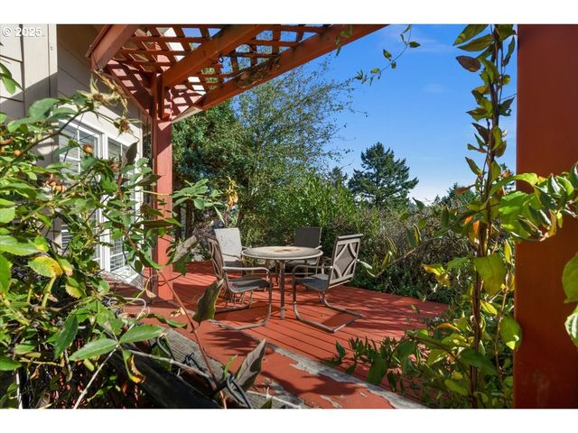 12495 Se CREST Way, Happy Valley, OR 97086