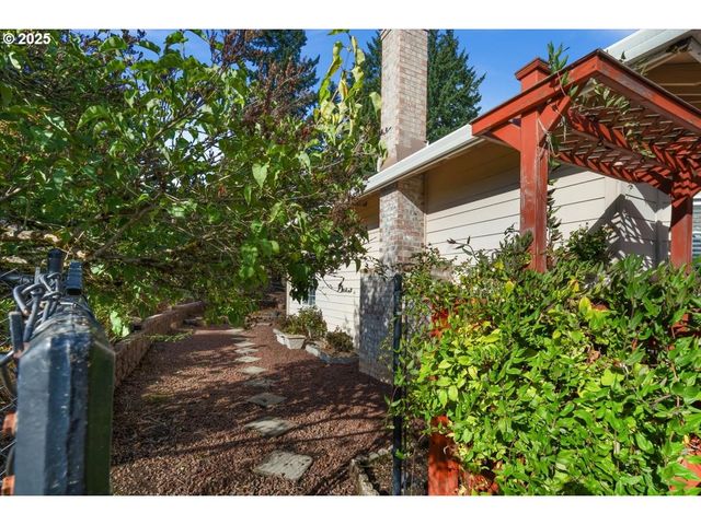 12495 Se CREST Way, Happy Valley, OR 97086