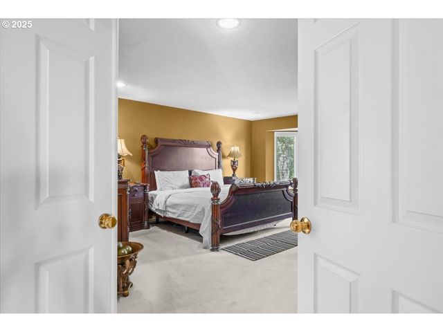 12495 Se CREST Way, Happy Valley, OR 97086