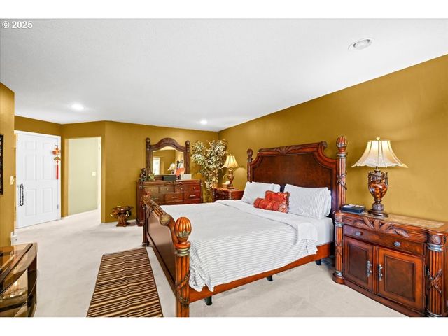 12495 Se CREST Way, Happy Valley, OR 97086