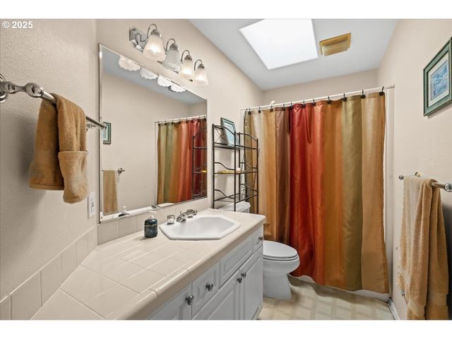 12495 Se CREST Way, Happy Valley, OR 97086