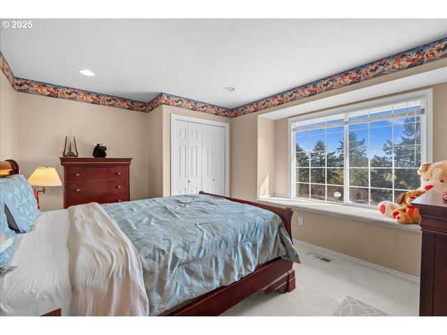 12495 Se CREST Way, Happy Valley, OR 97086