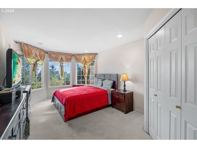 12495 Se CREST Way, Happy Valley, OR 97086