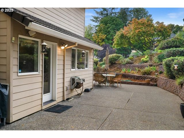 12495 Se CREST Way, Happy Valley, OR 97086