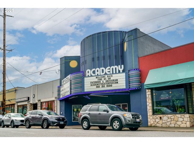 205 Ne BILLINGHER Dr, Portland, OR 97220