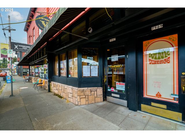 205 Ne BILLINGHER Dr, Portland, OR 97220