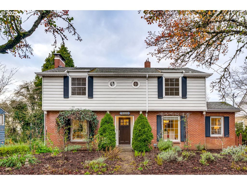 205 Ne BILLINGHER Dr, Portland, OR 97220