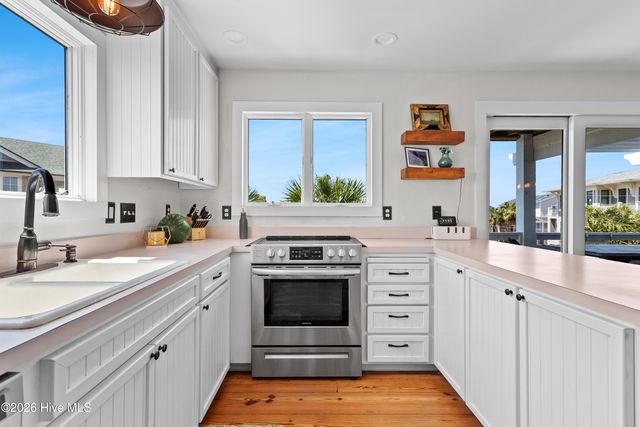 202 Live Oak Drive, Wrightsville Beach, NC 28480