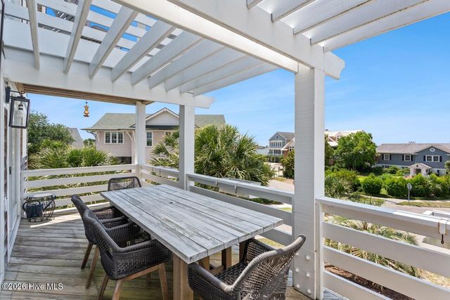 202 Live Oak Drive, Wrightsville Beach, NC 28480